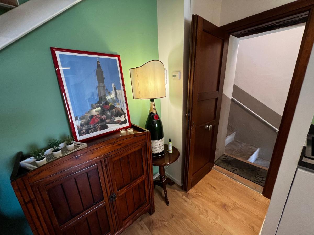 Dimora Casina Dell'Abbondanza Apartment Губио Екстериор снимка